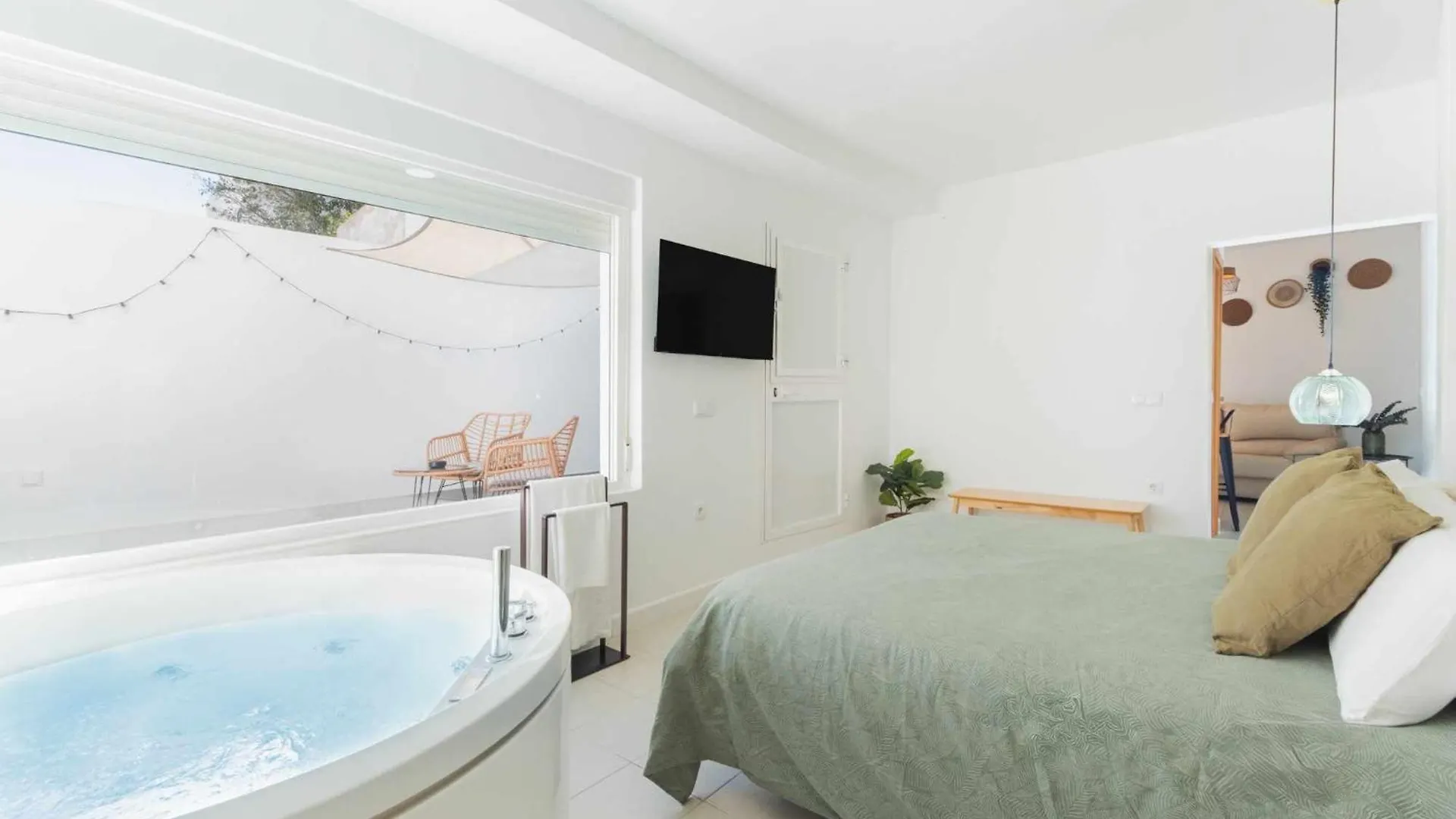 Апартаменты Jacuzzi Amanecer De Plata Decoracion Romantica Чиклана-де-ла-Фронтера