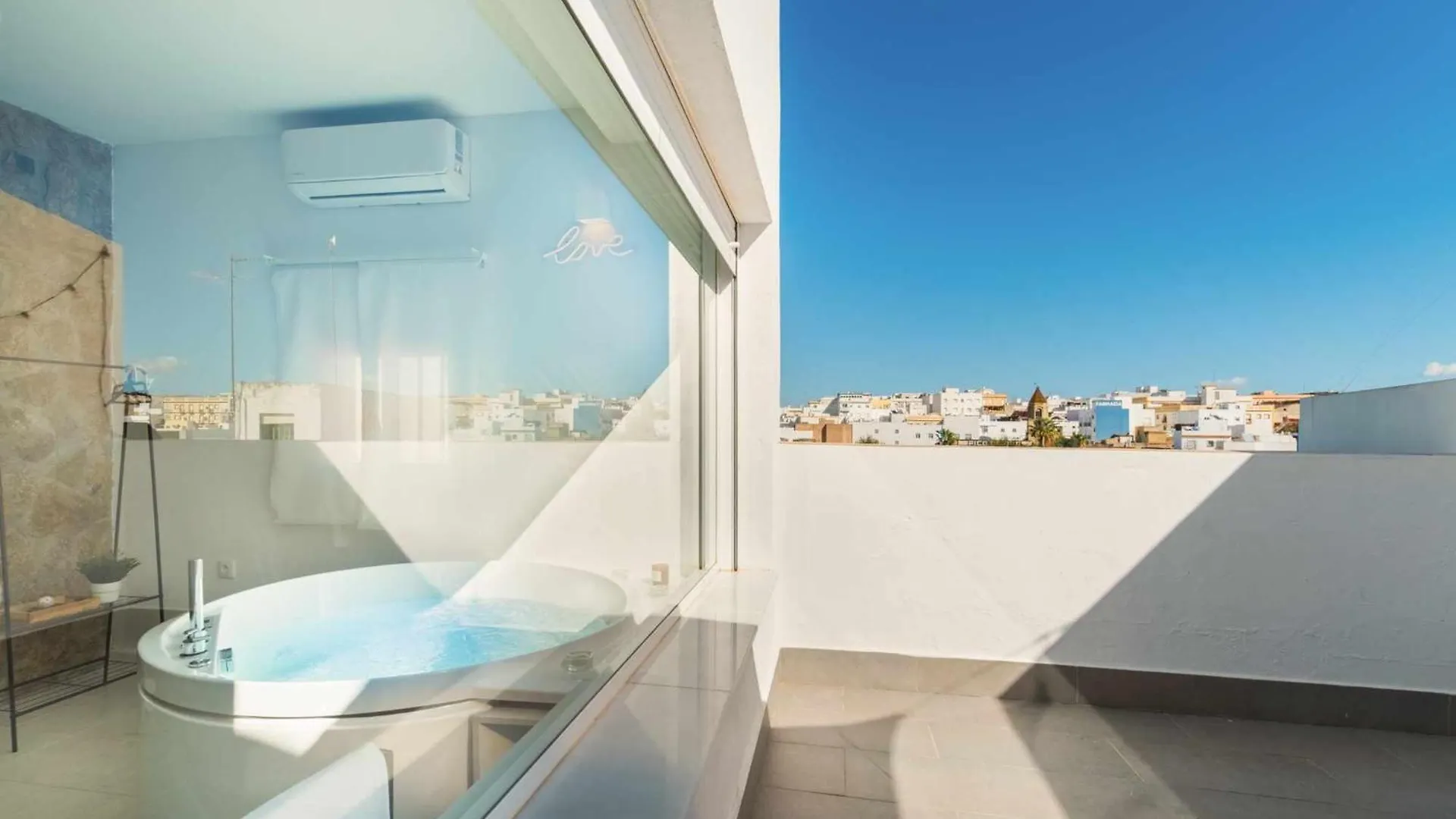 Jacuzzi Amanecer De Plata Decoracion Romantica Chiclana de la Frontera 0*,  Spain